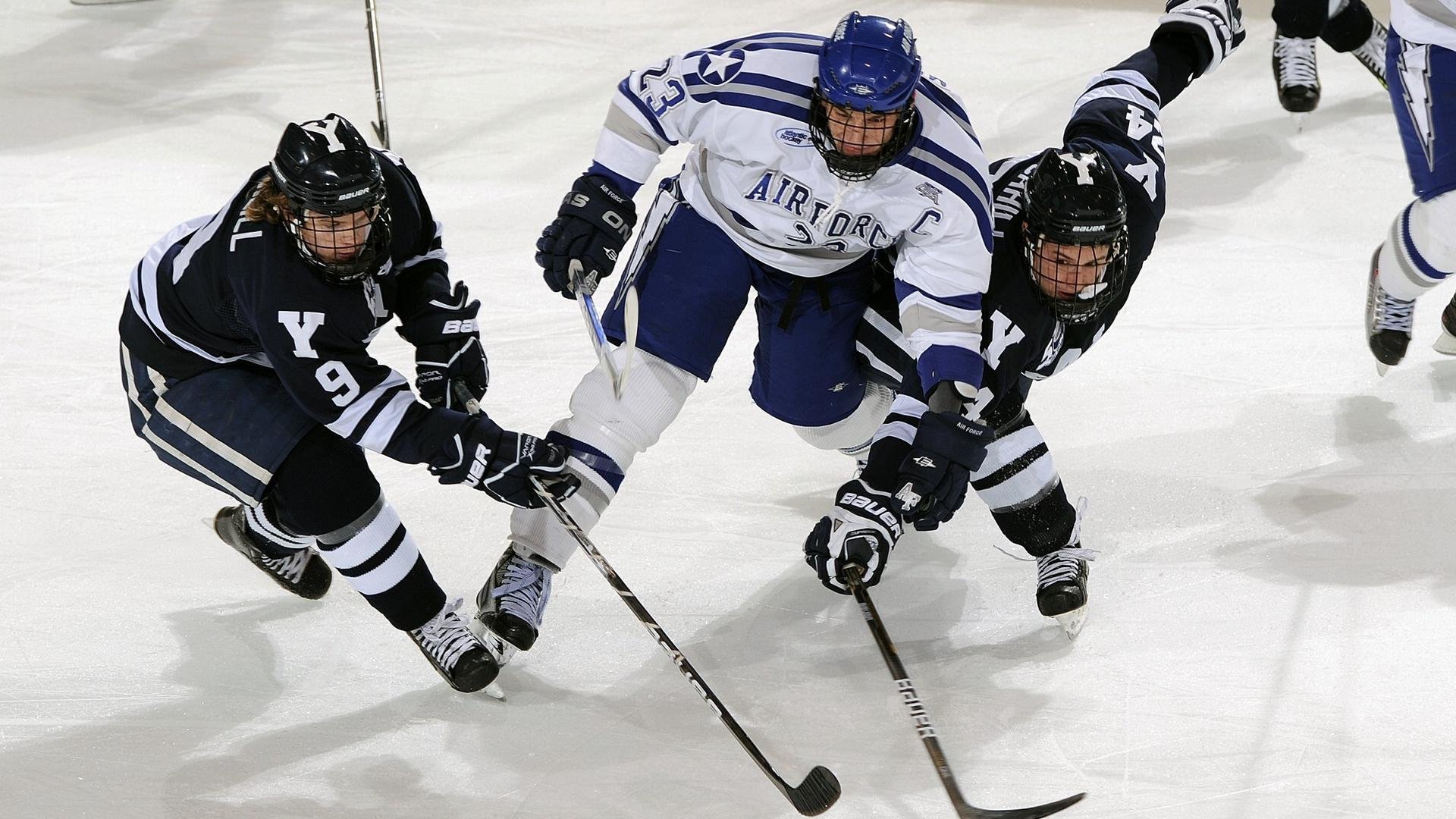 “白色冰原：世界最极端赛段中的速夺瞬间”，白色冰川