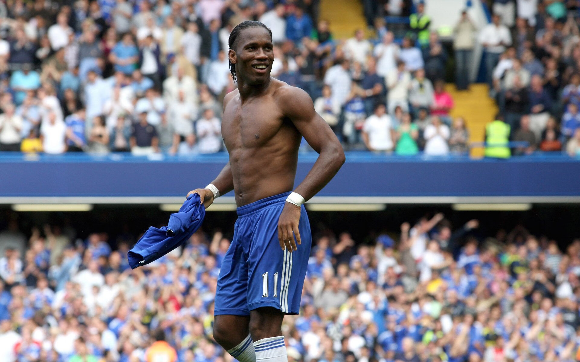 荷兰男足在预选赛中遭遇西班牙绝杀，西班牙荷兰足球比赛